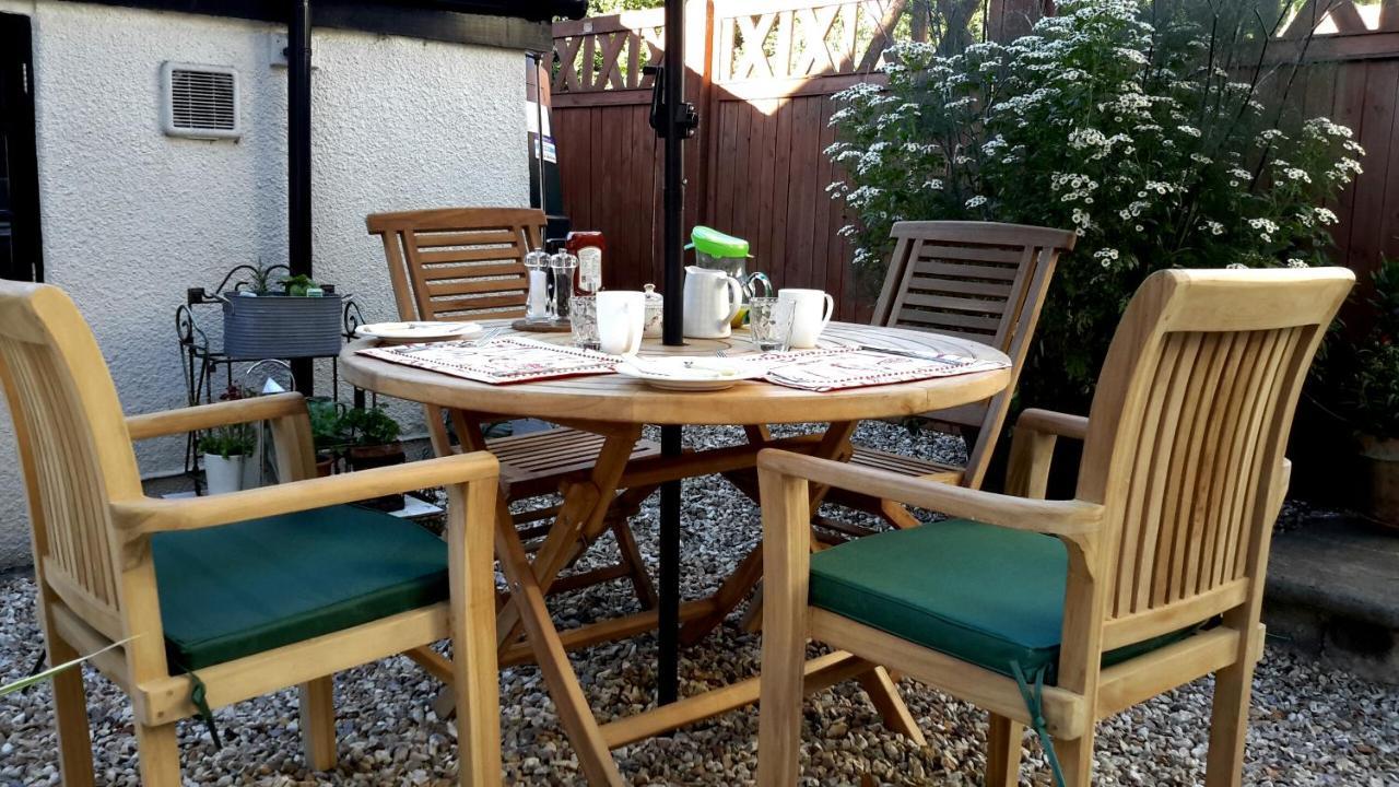 Rose Farm Bed & Breakfast โฮนิทัน ภายนอก รูปภาพ